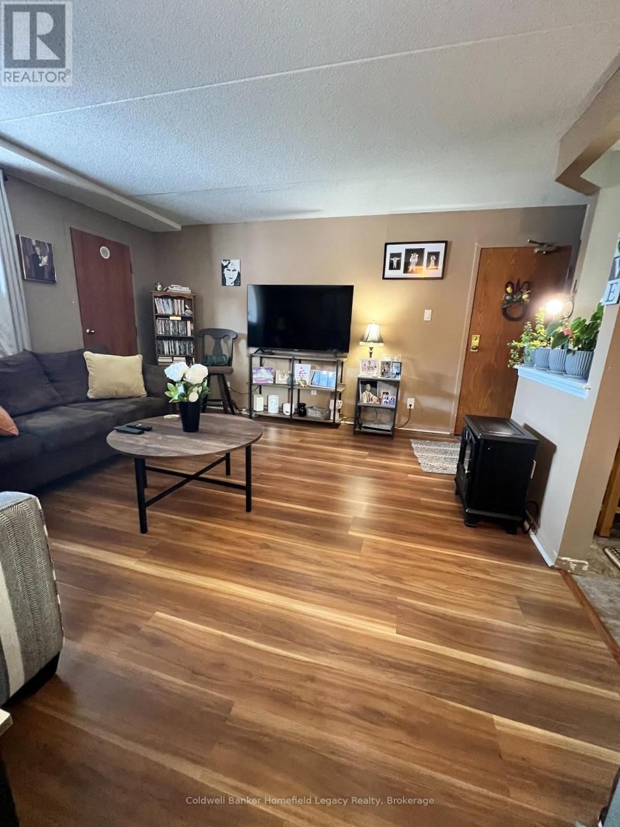 303 - 50 CAMPBELL COURT Image 15
