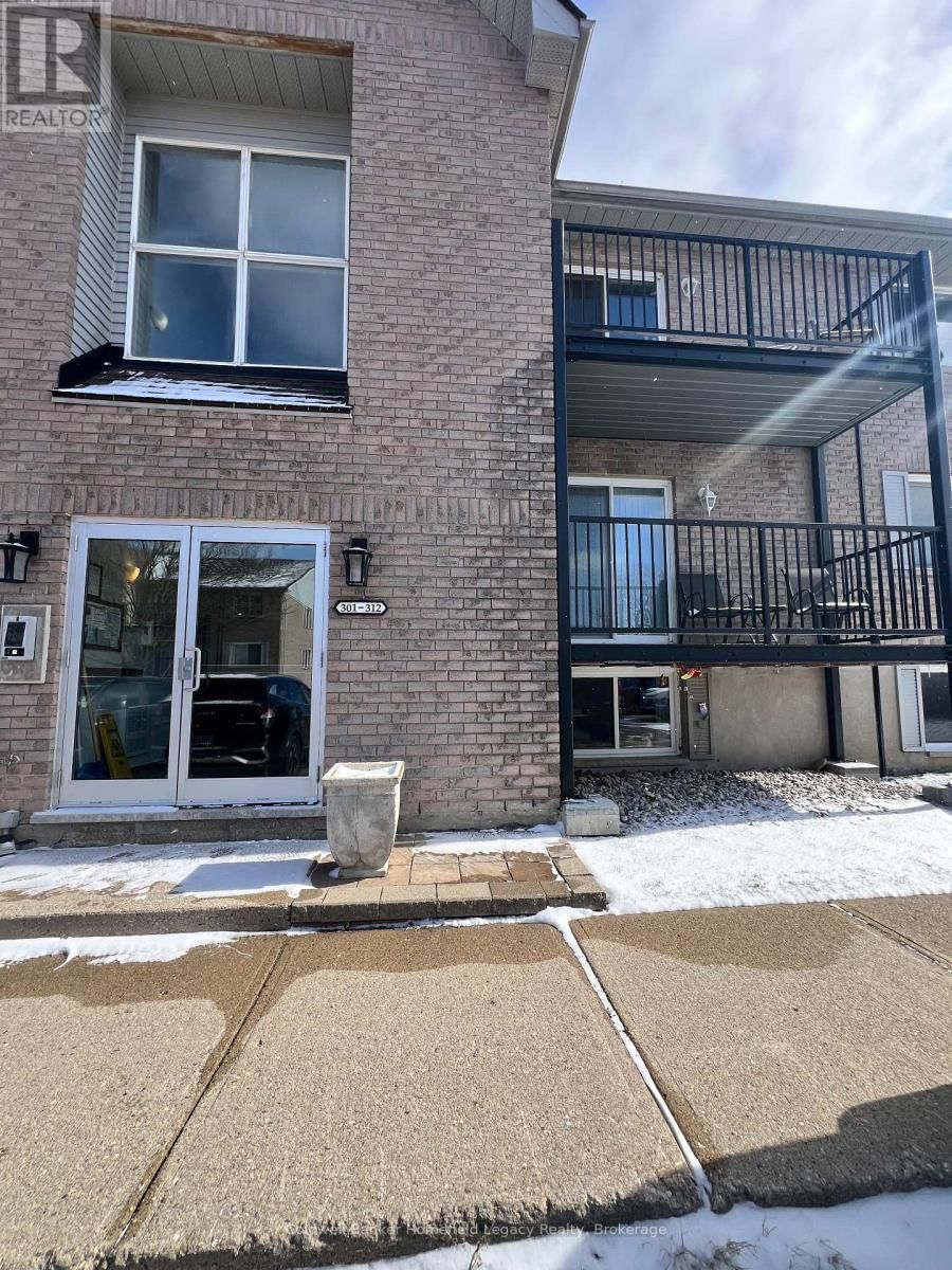 303 - 50 CAMPBELL COURT Image 2