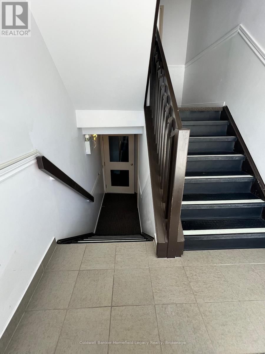 303 - 50 CAMPBELL COURT Image 4