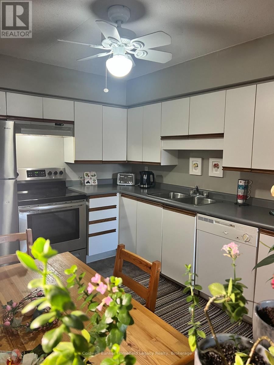 303 - 50 CAMPBELL COURT Image 9