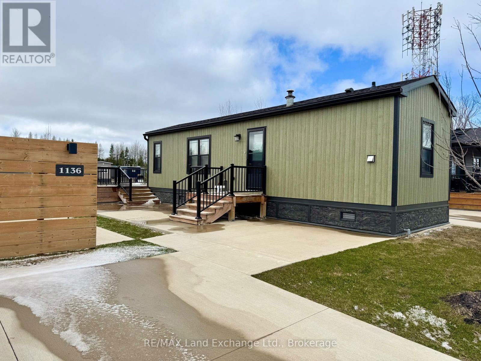1136 ASPEN WAY Image 1