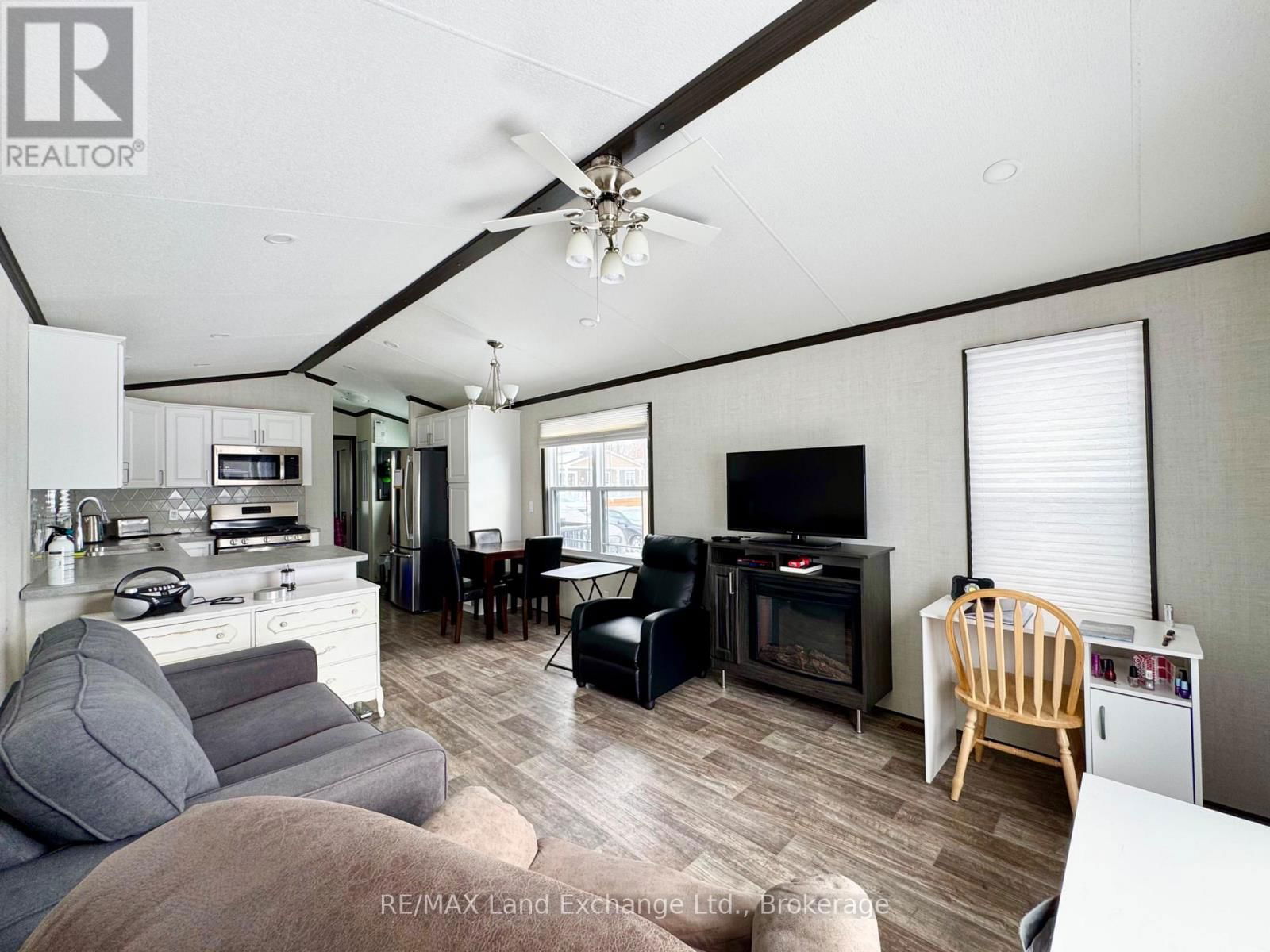 1136 ASPEN WAY Image 10