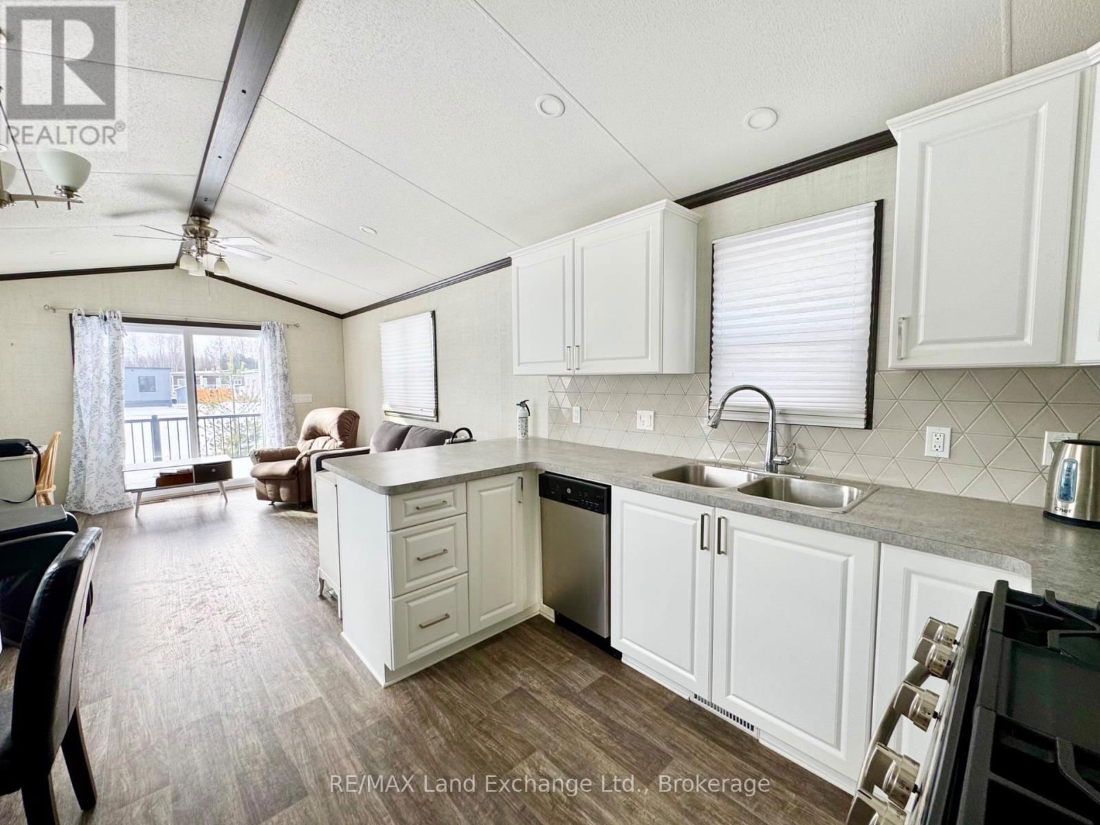 1136 ASPEN WAY Image 6