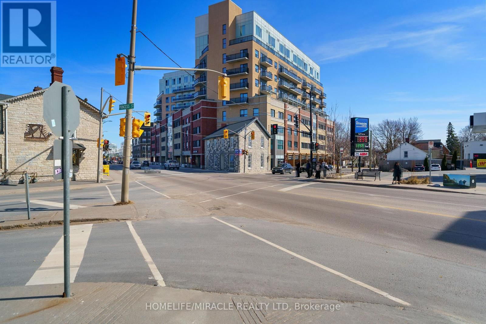 721 - 652 PRINCESS STREET Image 1
