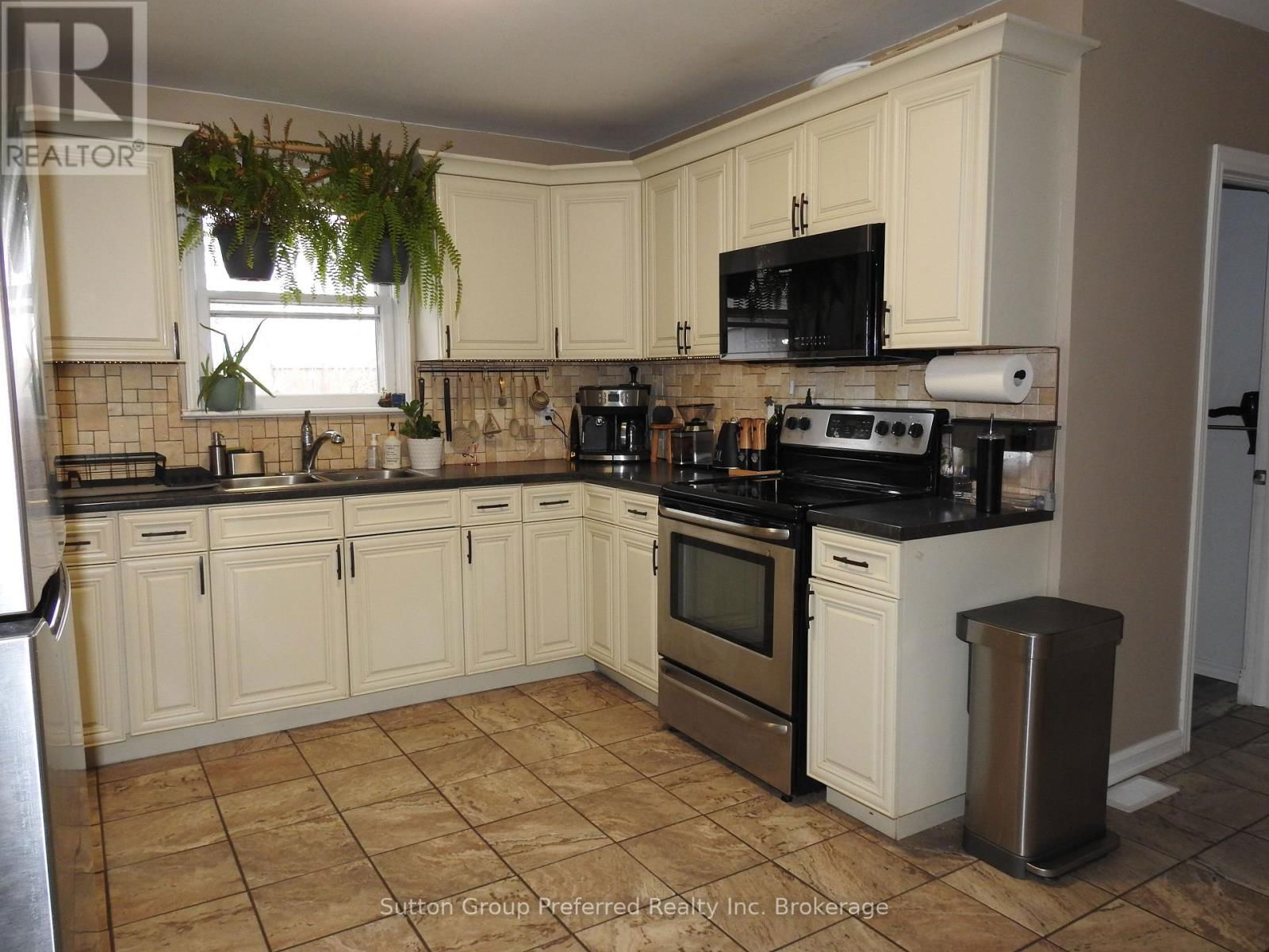 234 VICTORIA STREET Image 8