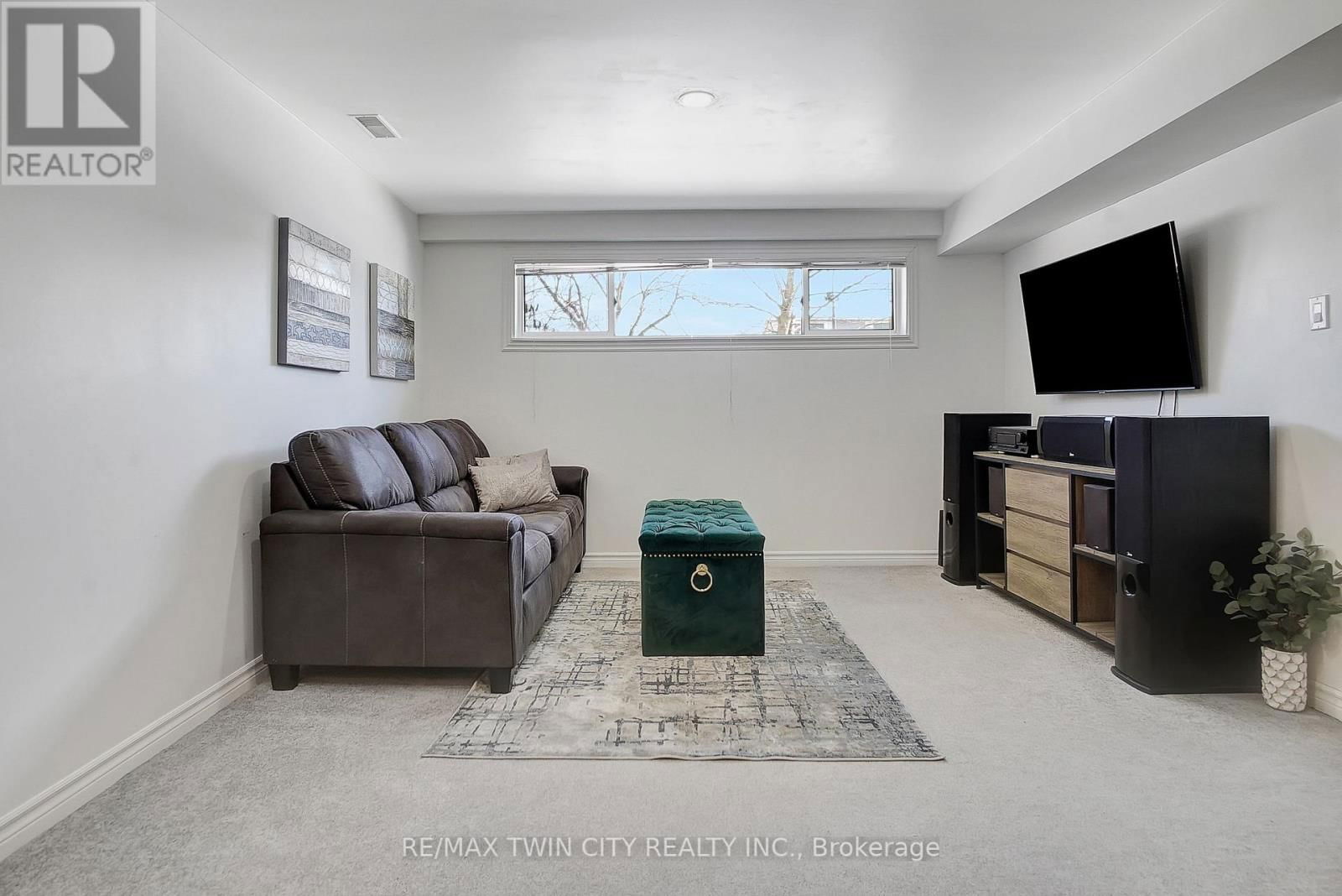 11 GLEN PARK CRESCENT Image 20