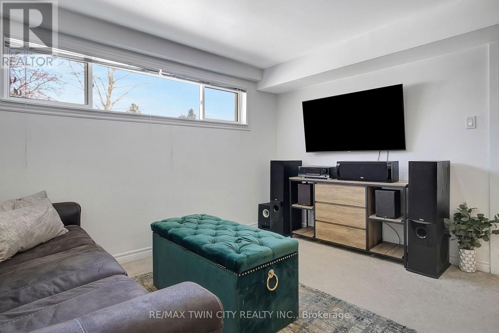11 GLEN PARK CRESCENT Image 21