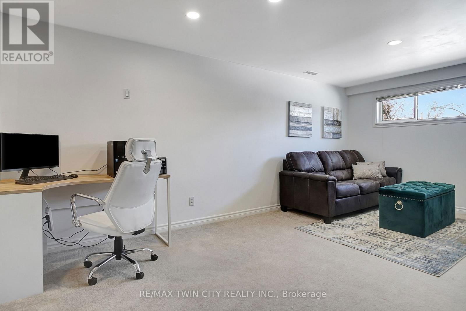 11 GLEN PARK CRESCENT Image 22