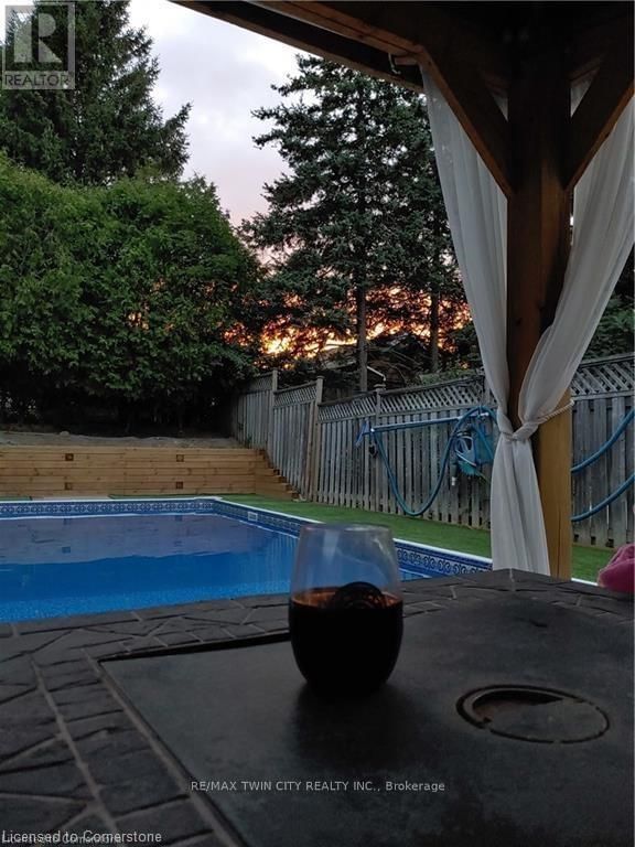 11 GLEN PARK CRESCENT Image 33