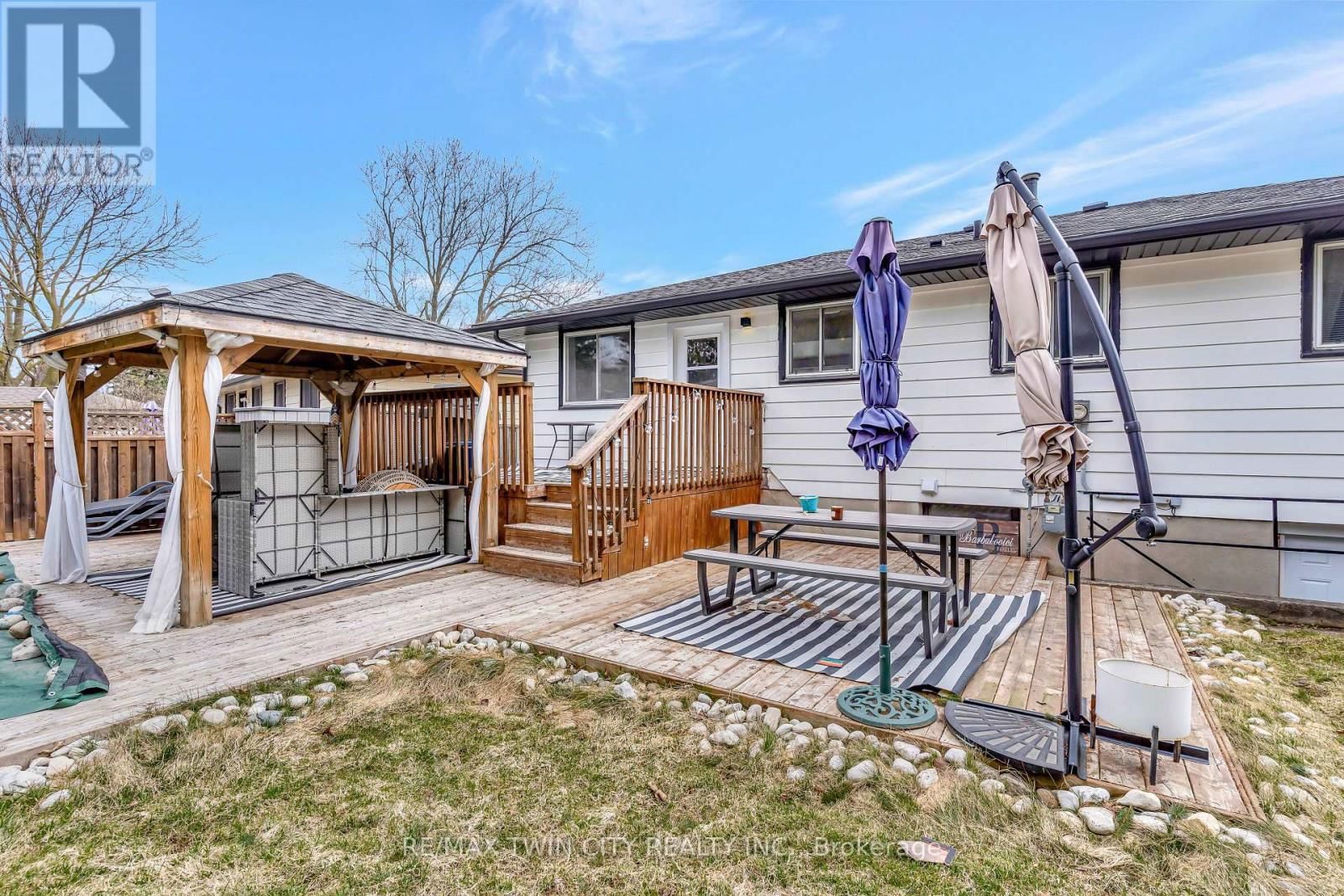 11 GLEN PARK CRESCENT Image 39