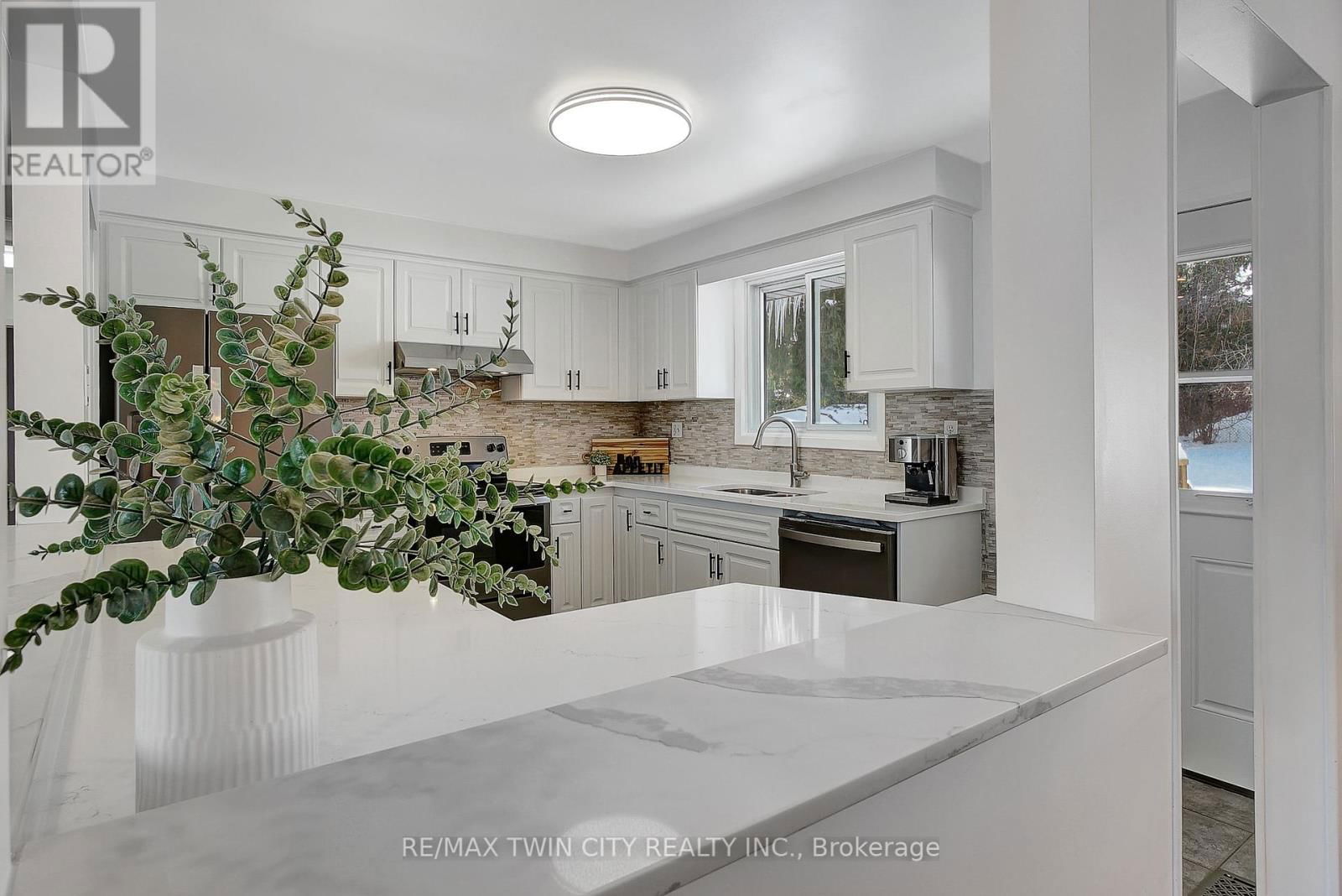 11 GLEN PARK CRESCENT Image 4