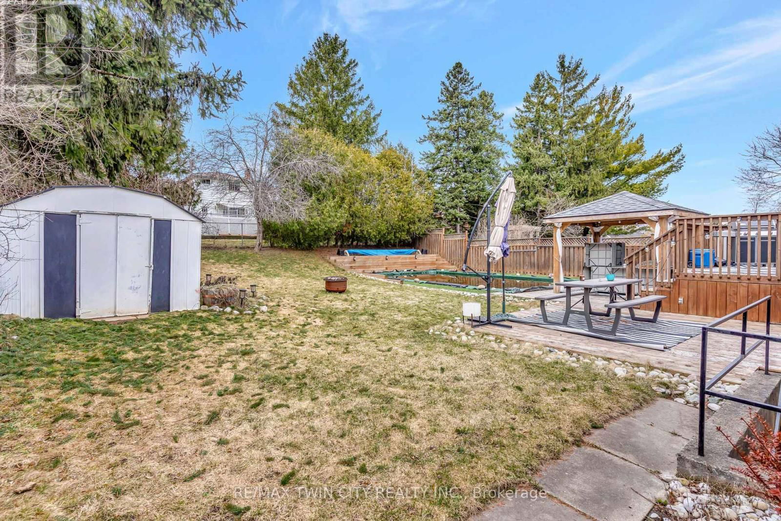 11 GLEN PARK CRESCENT Image 40