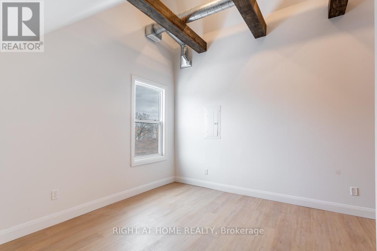 3 - 115 CATHARINE STREET NORTH Image 11