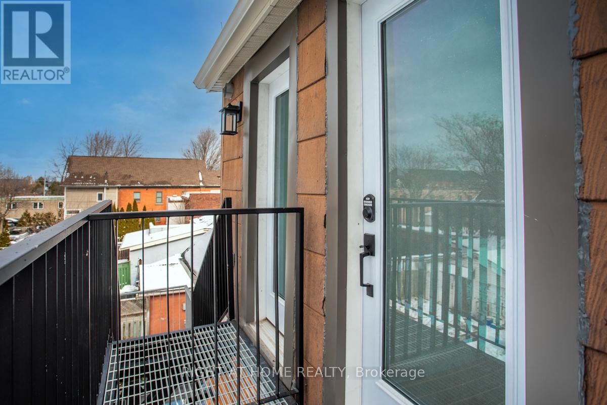 3 - 115 CATHARINE STREET NORTH Image 19