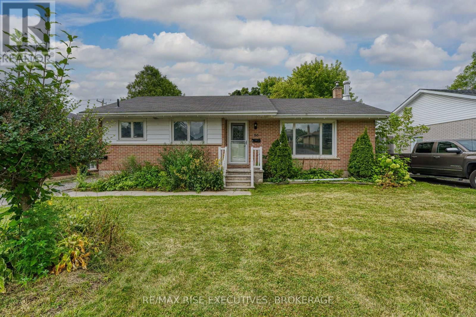 1 - 86 MORENZ CRESCENT Image 1