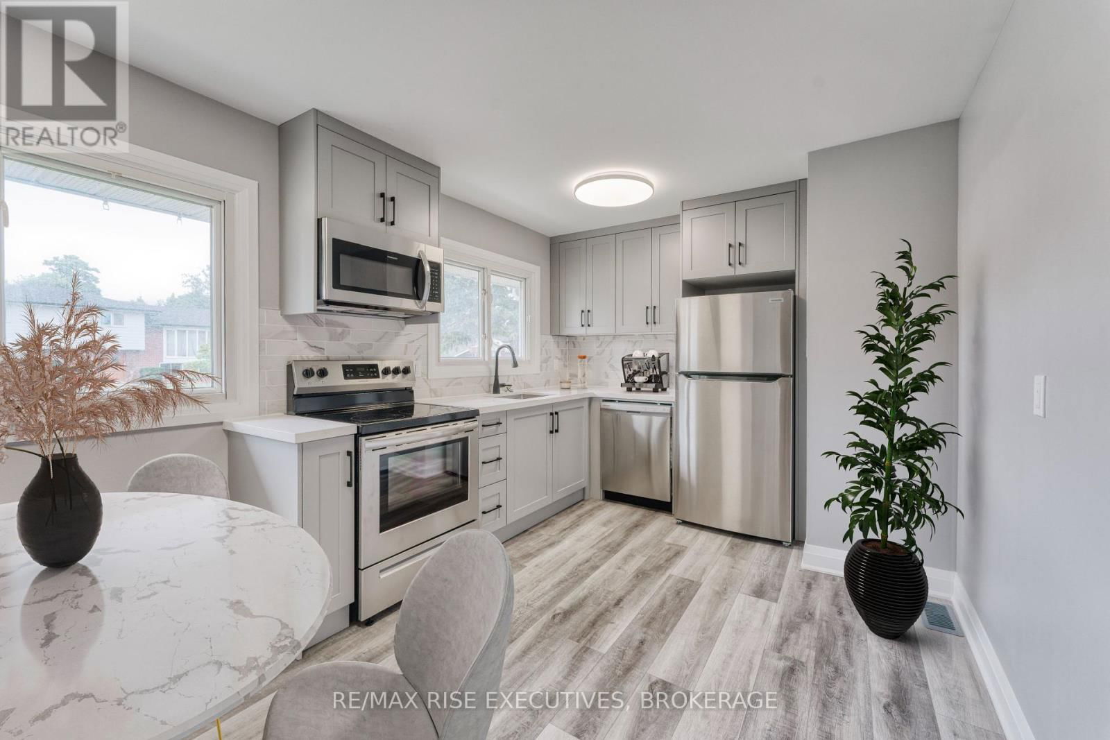 1 - 86 MORENZ CRESCENT Image 3