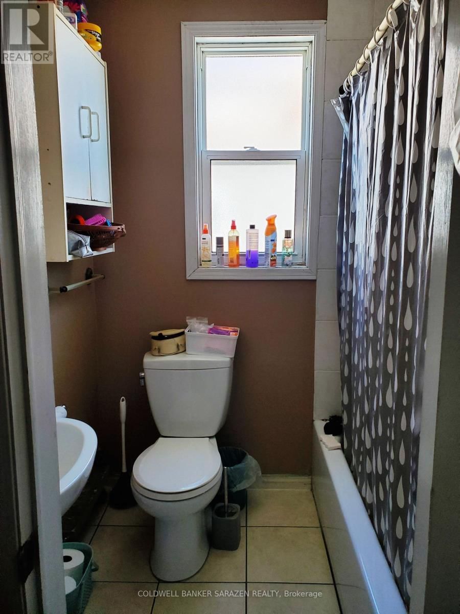 195 PERES BLANCS AVENUE Image 16