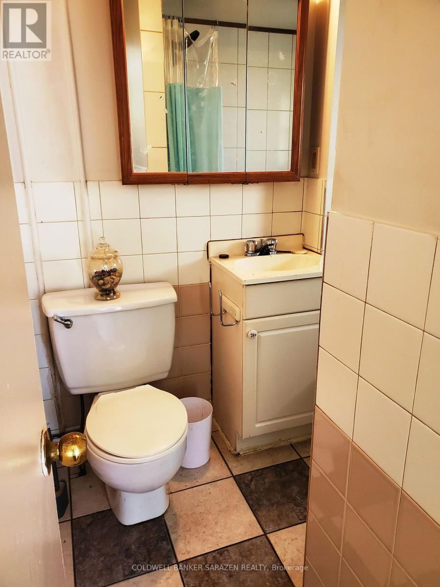 195 PERES BLANCS AVENUE Image 21