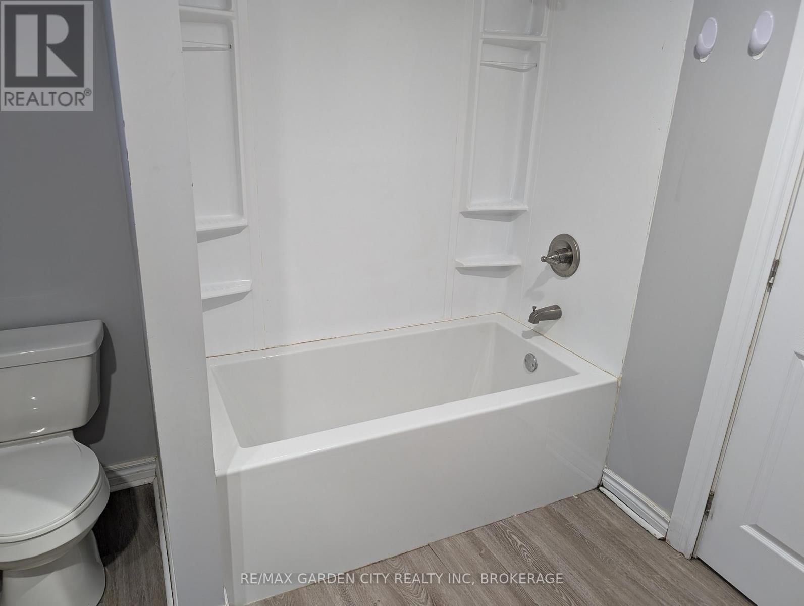5 CALCOTT COURT Image 23