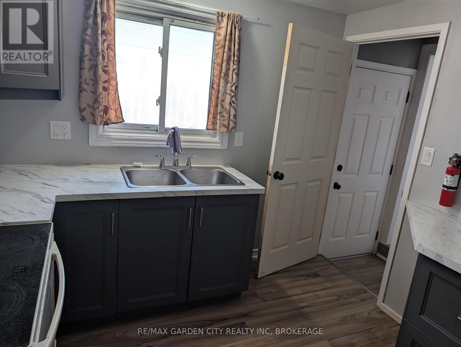5 CALCOTT COURT Image 6