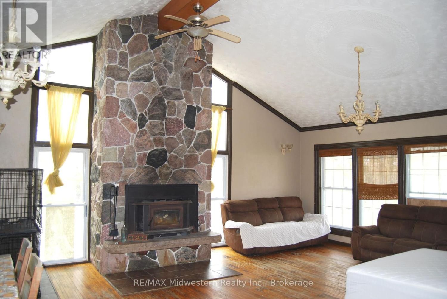 79 ELORA STREET NORTH Image 3