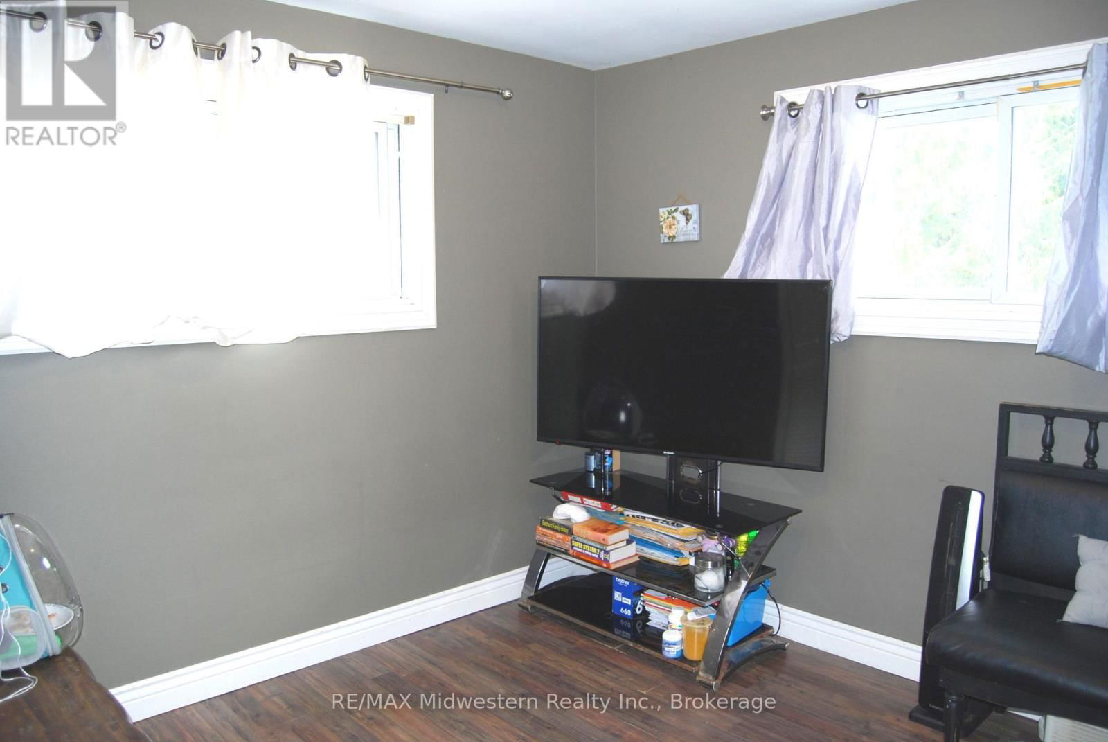 79 ELORA STREET NORTH Image 6