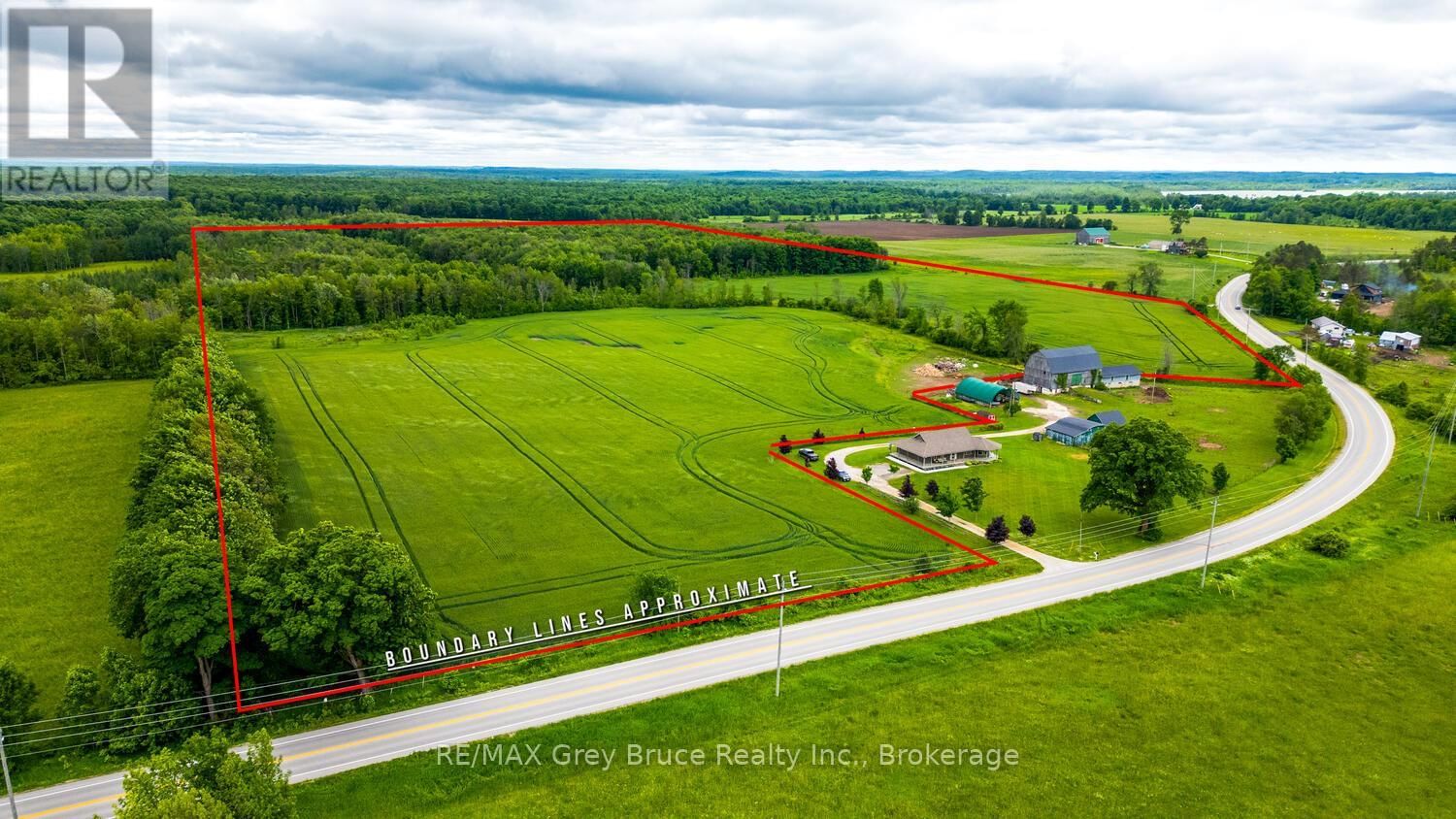 402622 GREY 17 ROAD Image 1