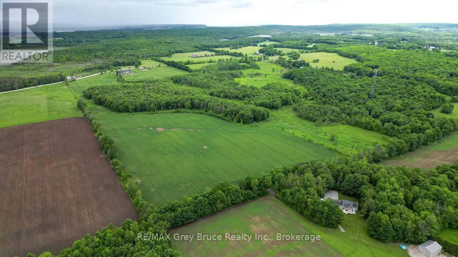 402622 GREY 17 ROAD Image 10