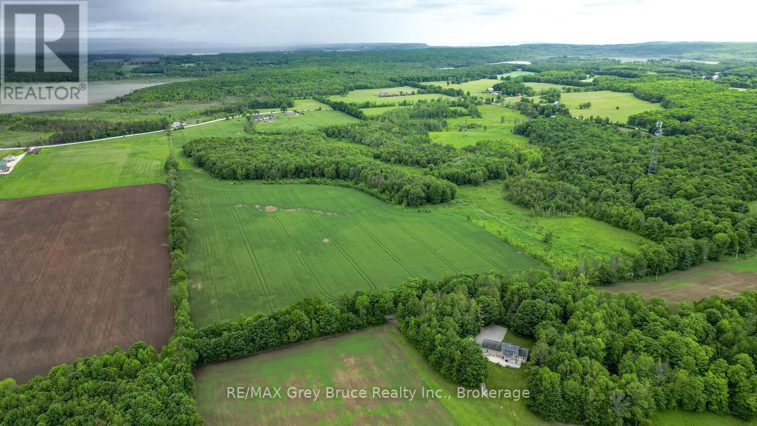 402622 GREY 17 ROAD Image 11