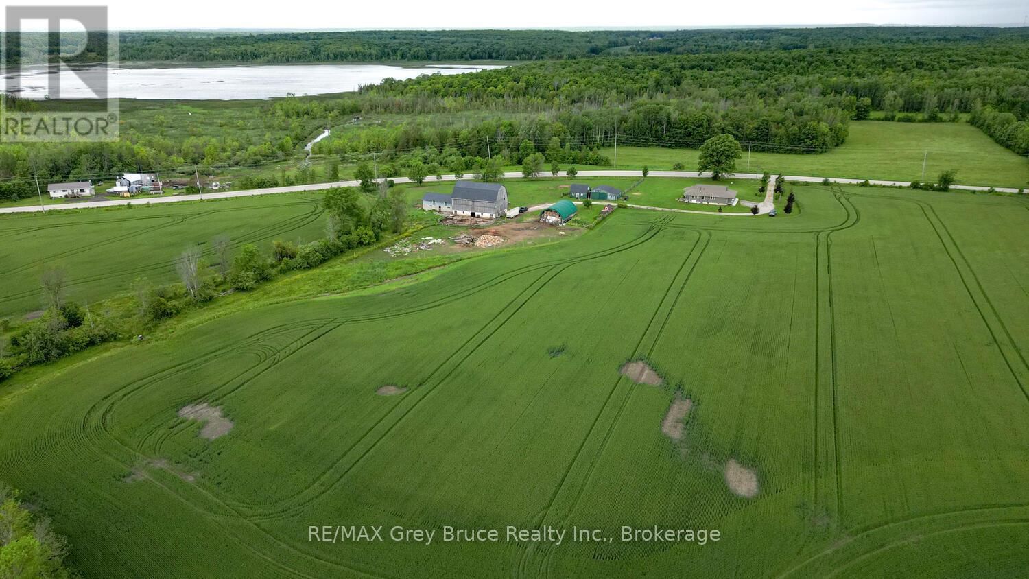 402622 GREY 17 ROAD Image 22