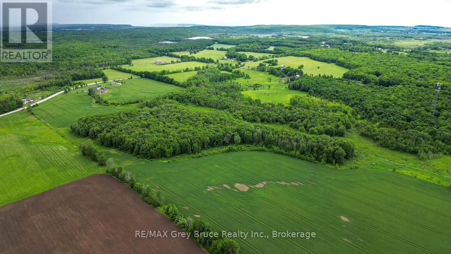 402622 GREY 17 ROAD Image 9
