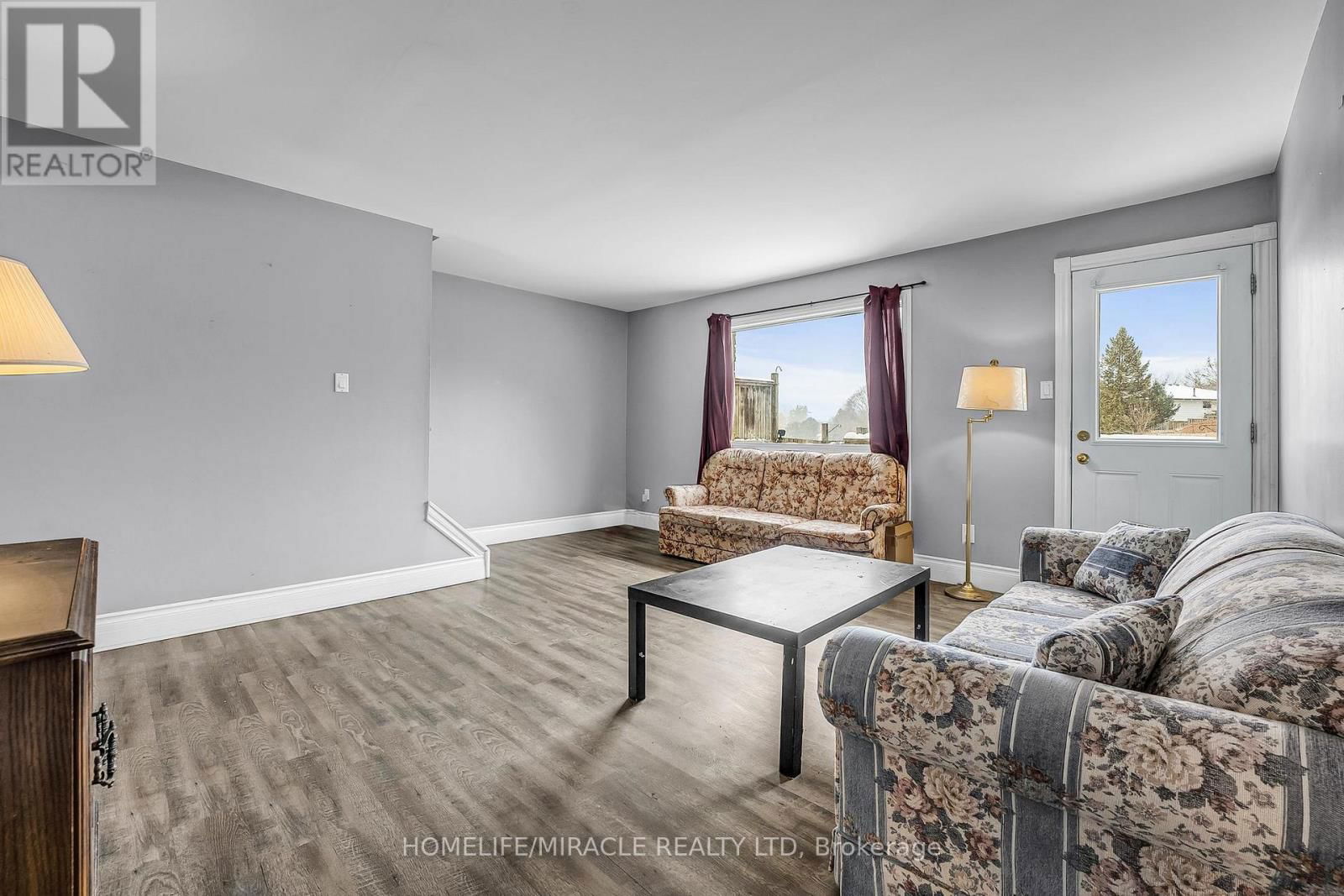 22 - 875 PARKINSON ROAD Image 10