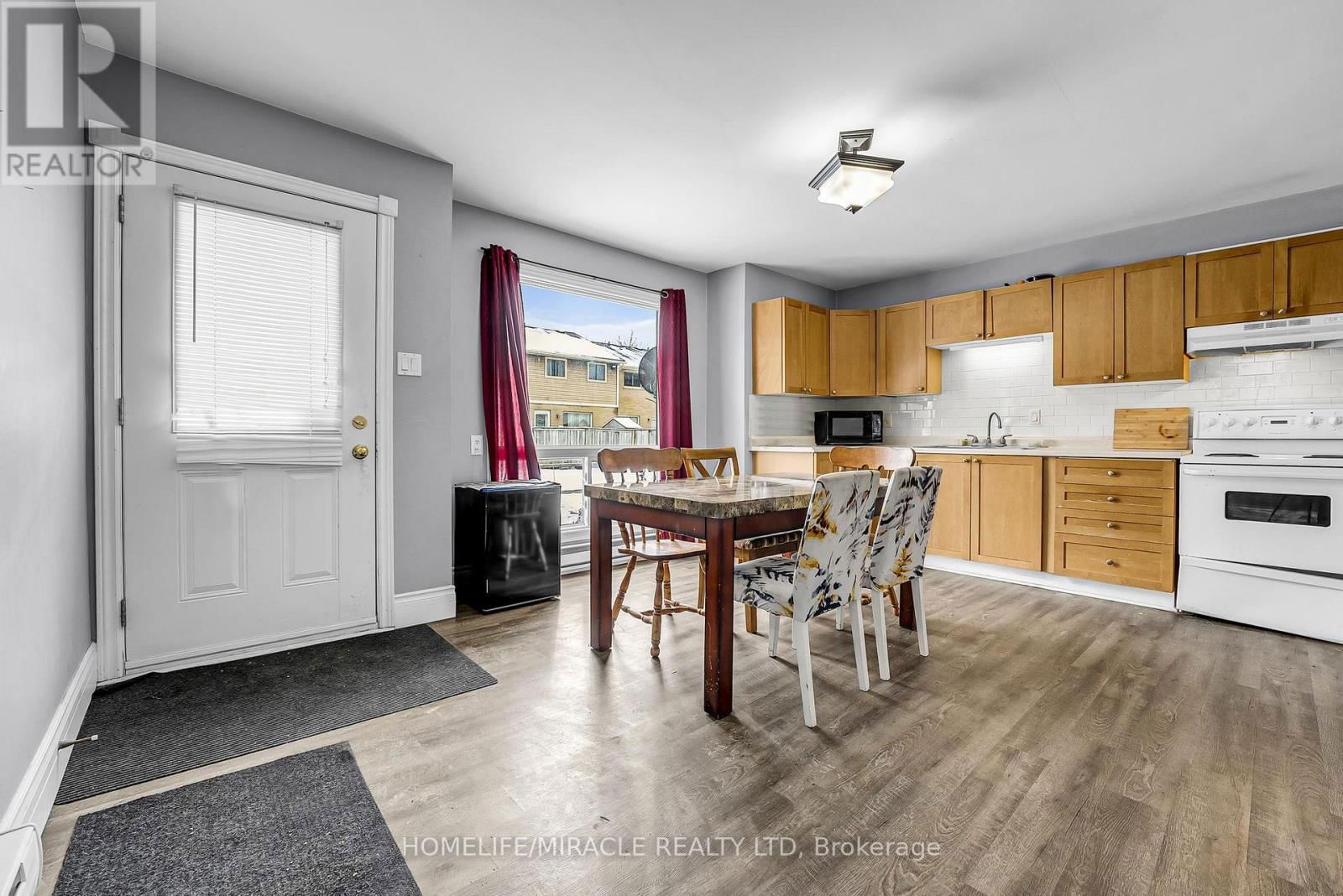 22 - 875 PARKINSON ROAD Image 11