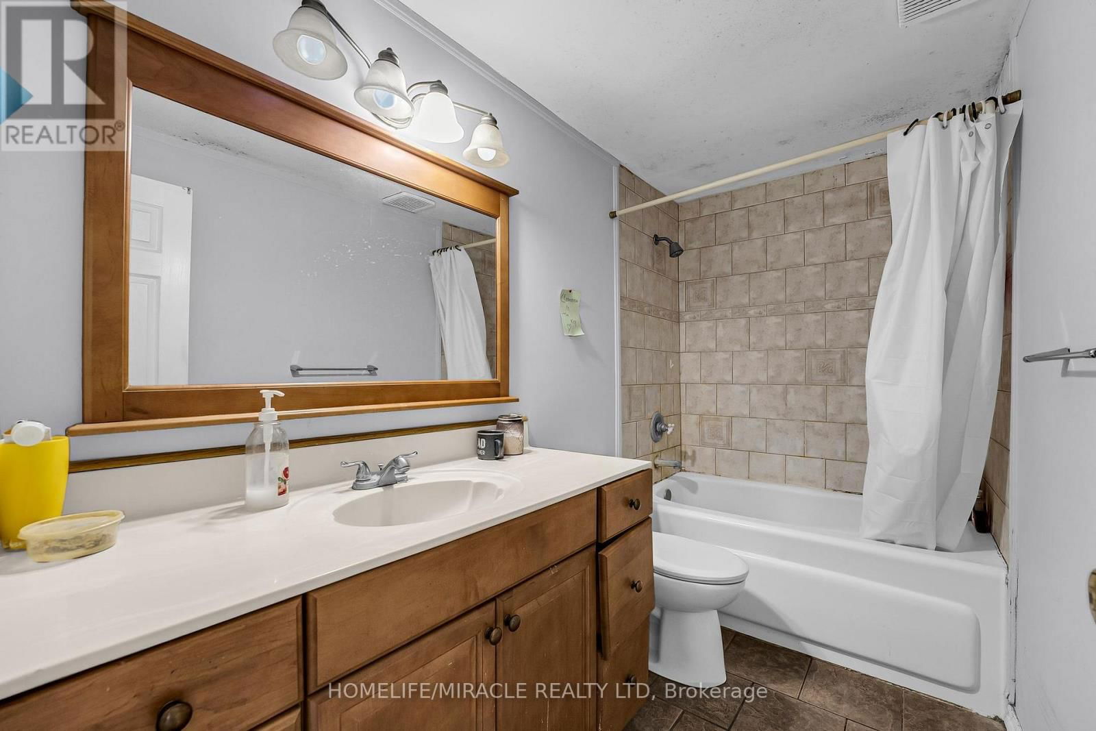 22 - 875 PARKINSON ROAD Image 18