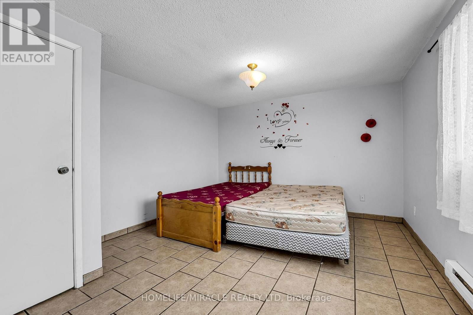 22 - 875 PARKINSON ROAD Image 25