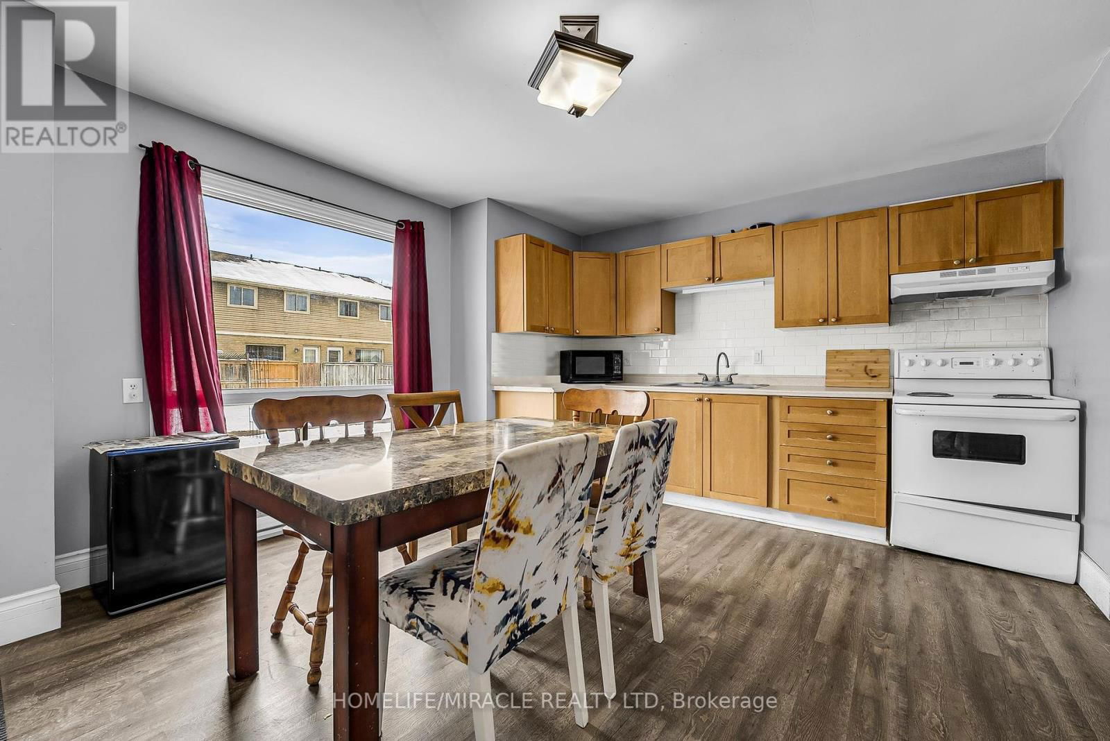 22 - 875 PARKINSON ROAD Image 5