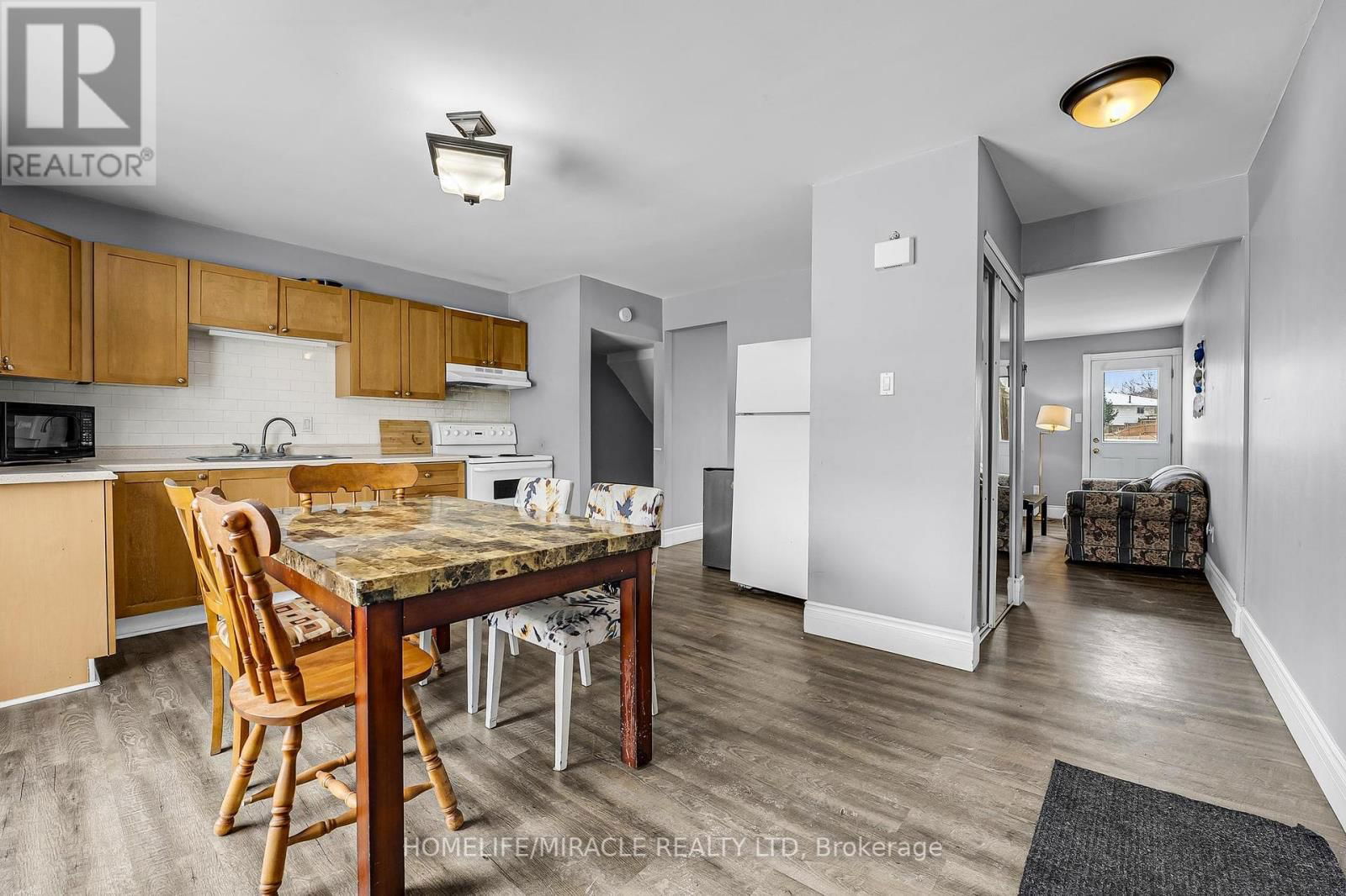 22 - 875 PARKINSON ROAD Image 7