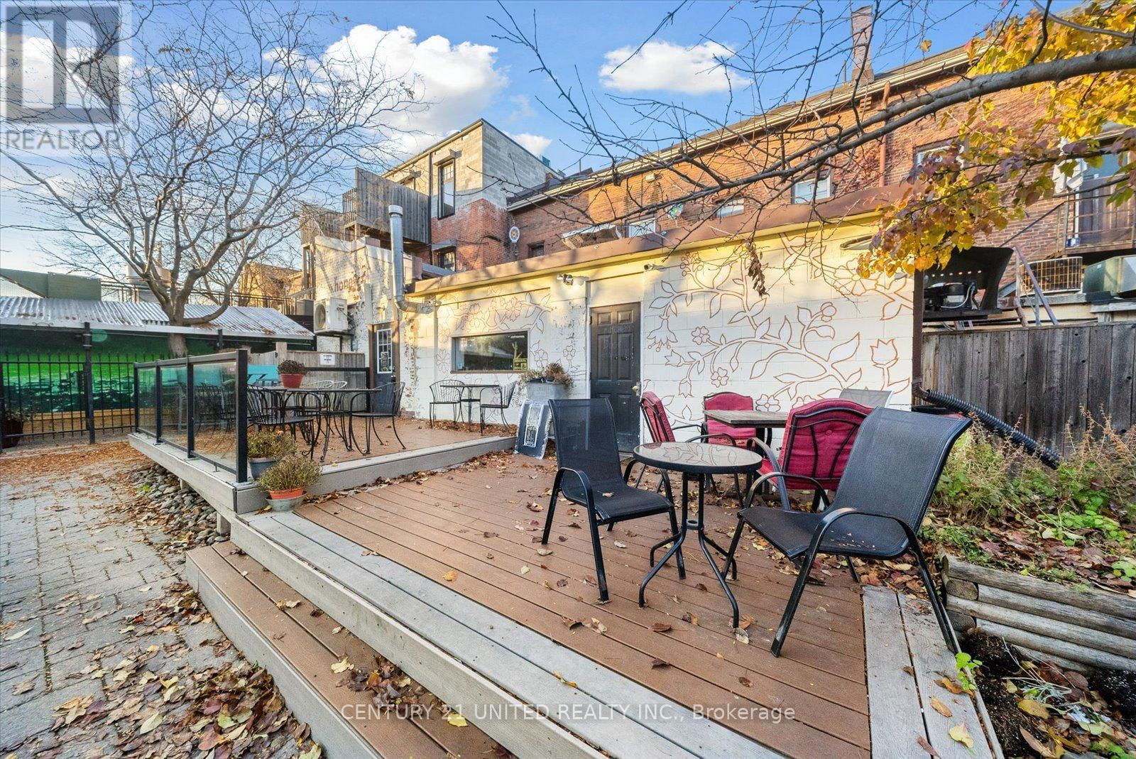217 HUNTER STREET WEST Image 10