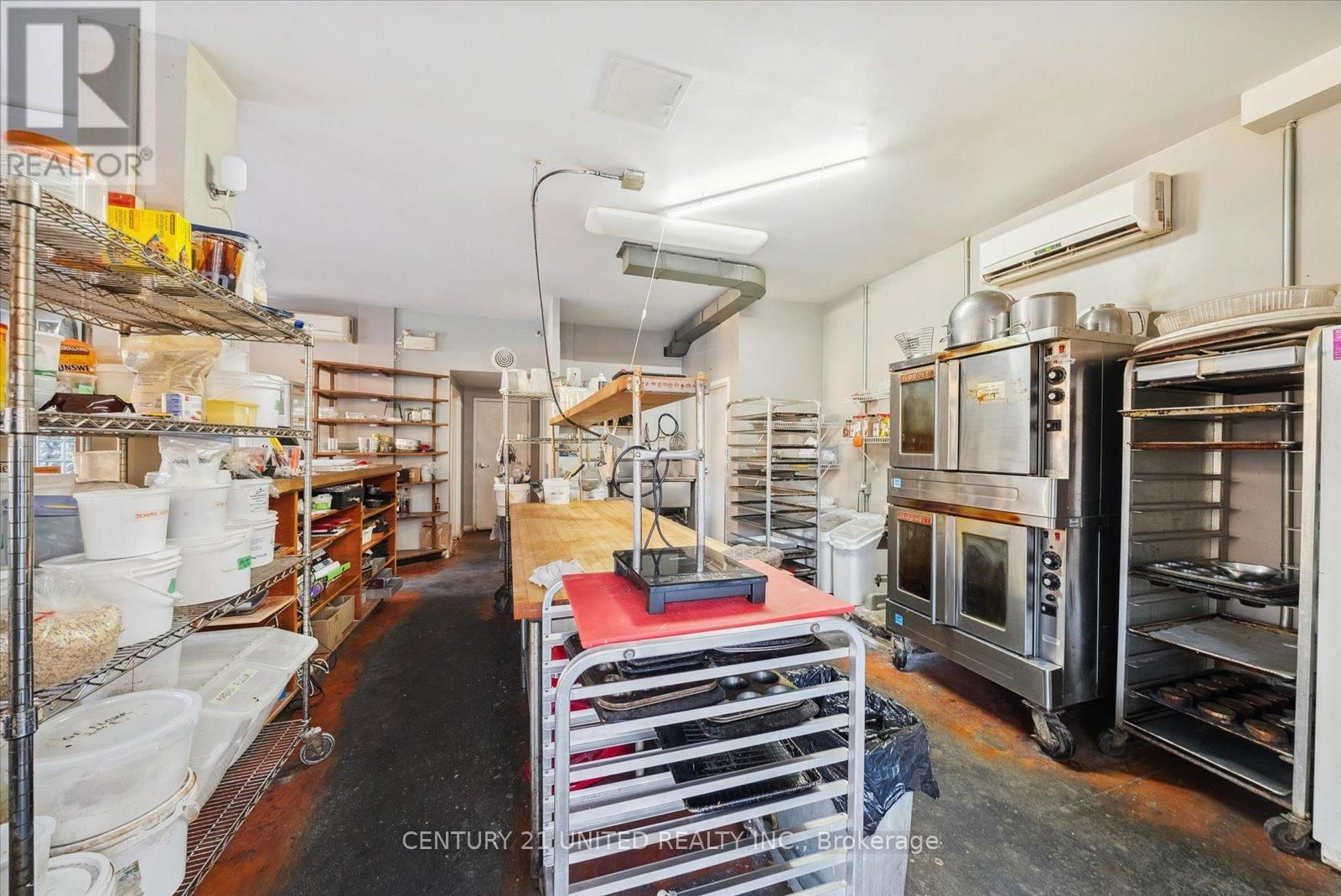 217 HUNTER STREET WEST Image 2