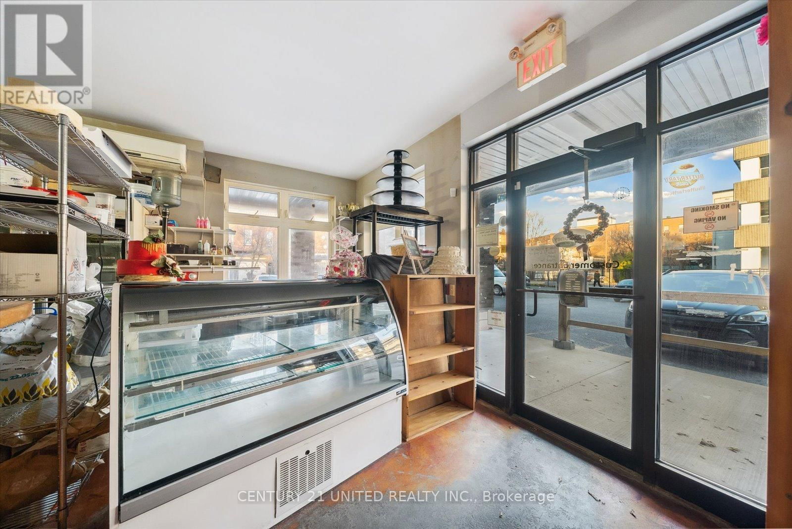 217 HUNTER STREET WEST Image 6