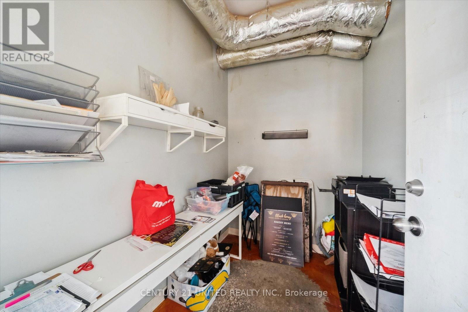 217 HUNTER STREET WEST Image 7