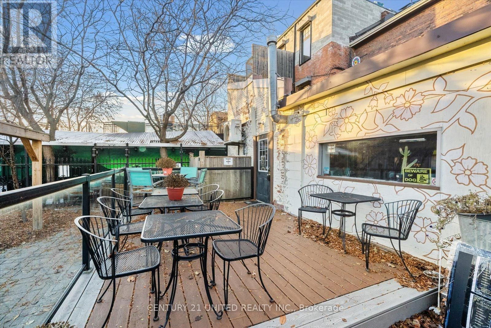 217 HUNTER STREET WEST Image 9