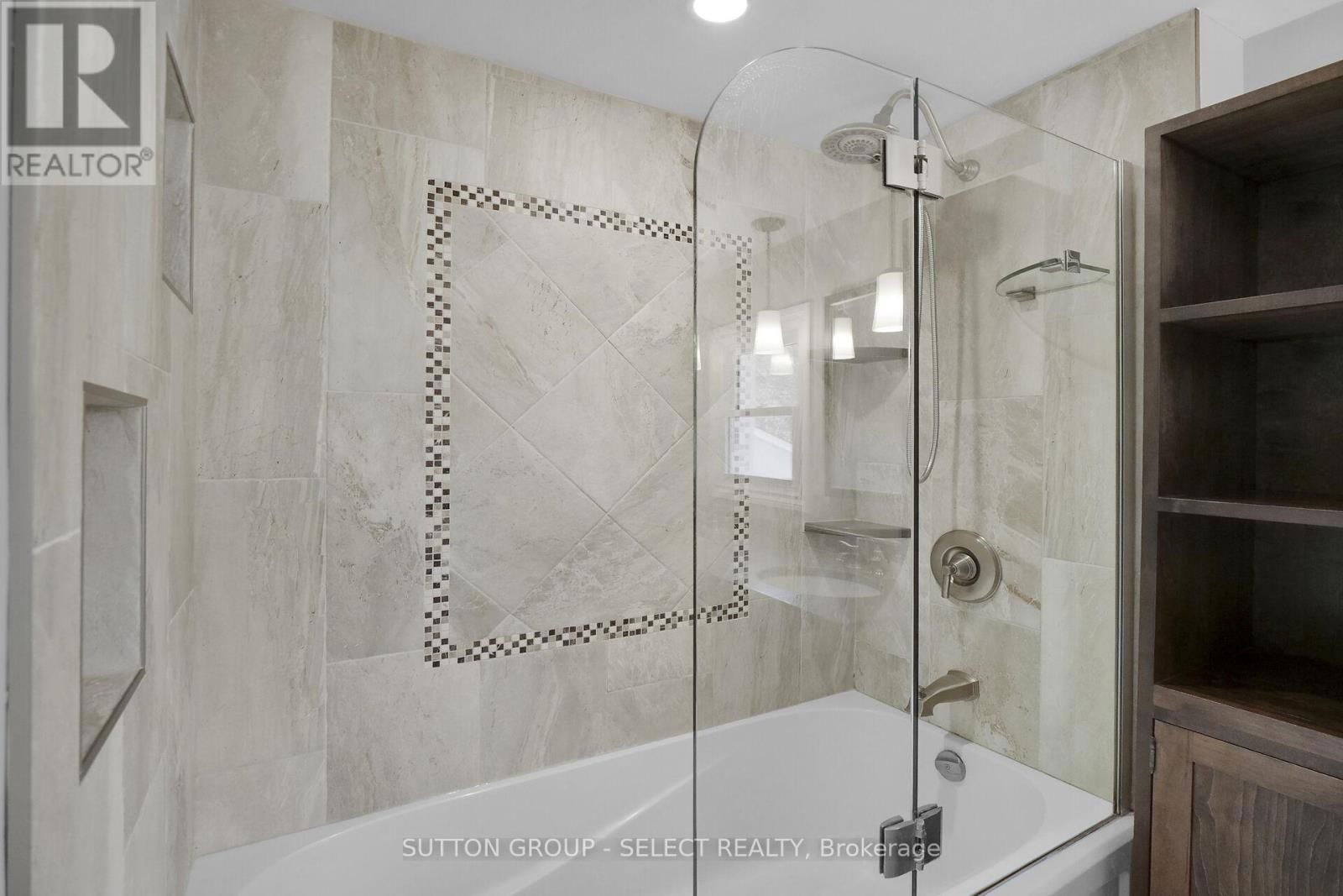 5 NORMANDY PLACE Image 22