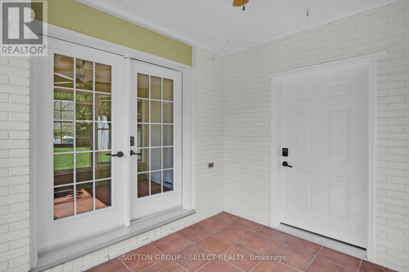 5 NORMANDY PLACE Image 34