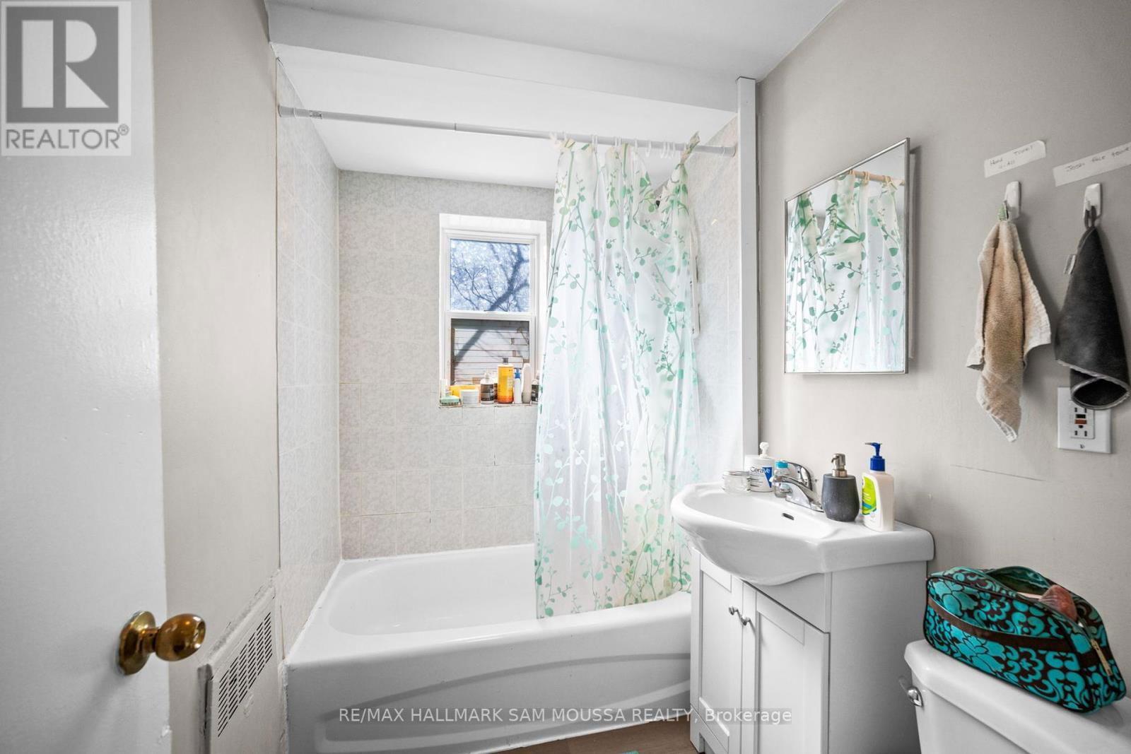 329 RICHELIEU AVENUE Image 8