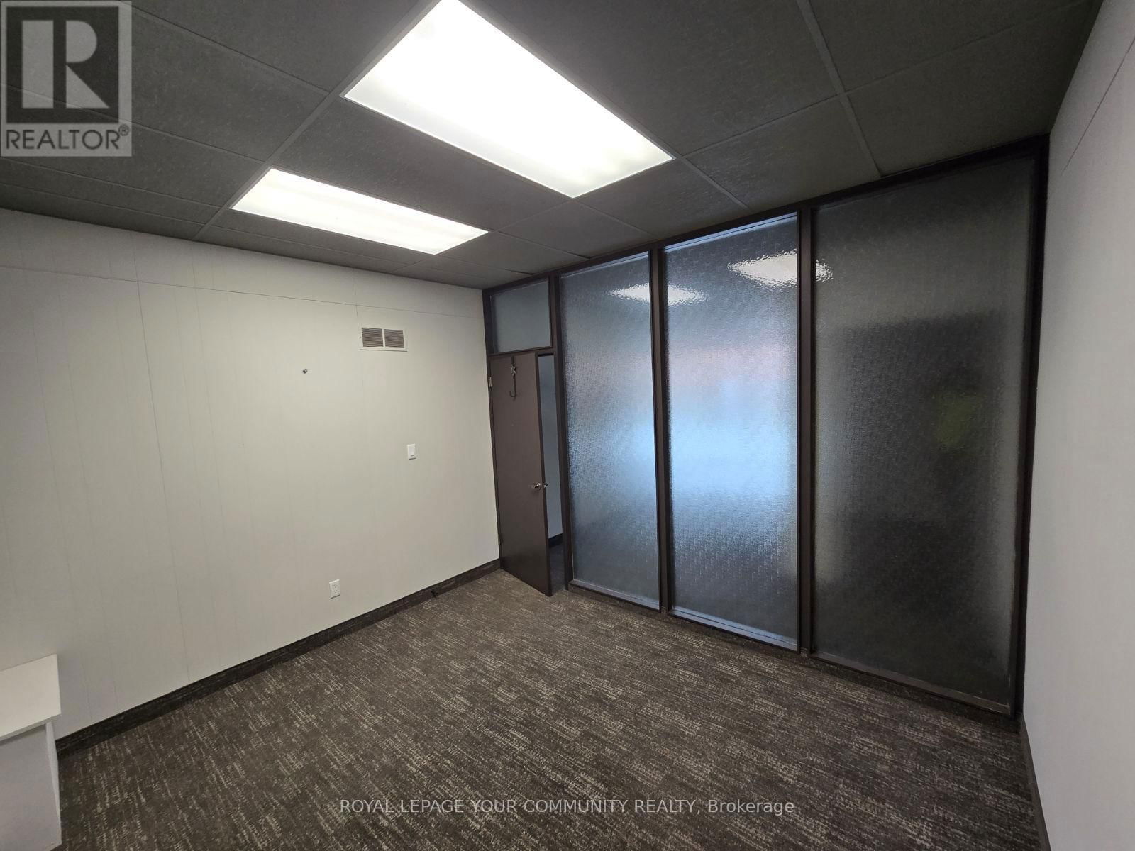 114 SIMCOE STREET Image 5