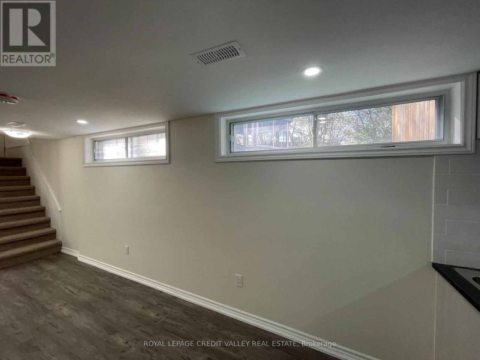 88 SHERIDAN (BSMT) STREET Image 4