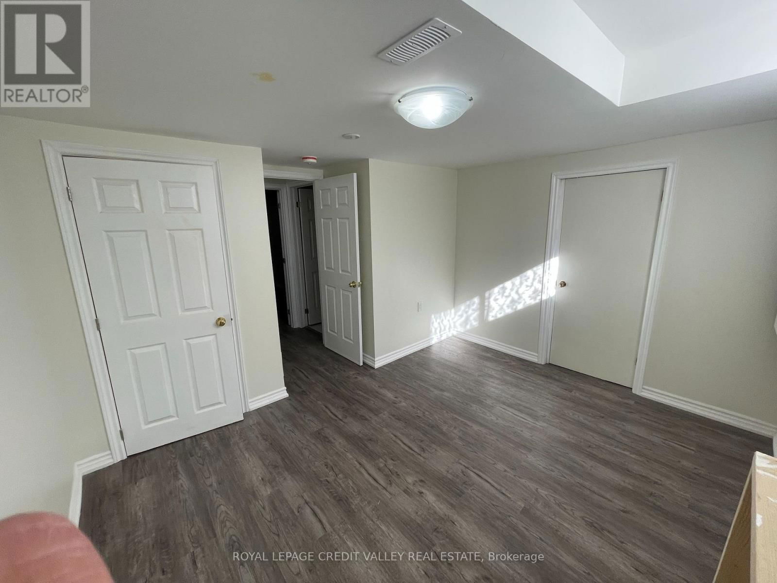 88 SHERIDAN (BSMT) STREET Image 6