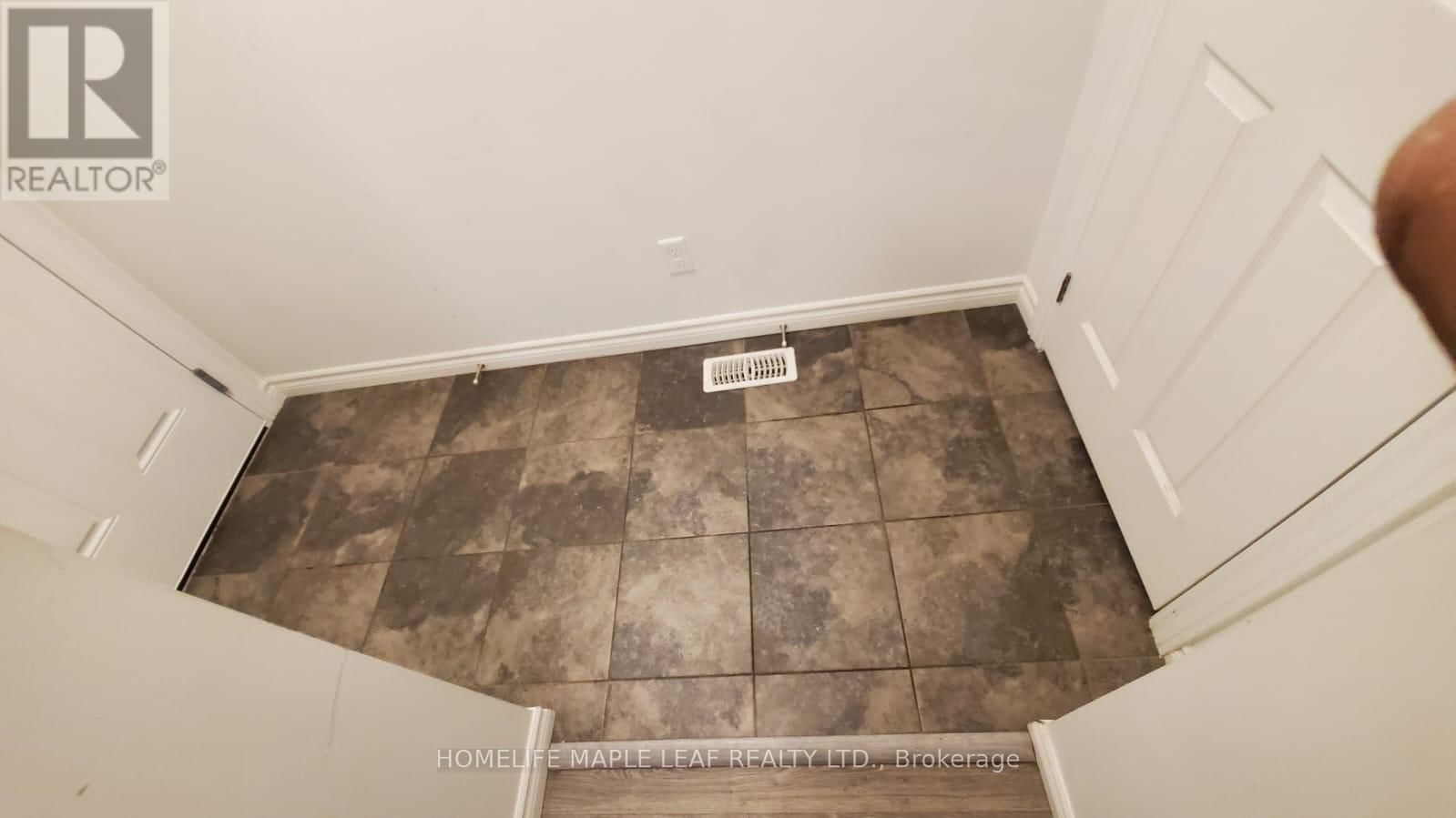19 SADDLEBROOK COURT Image 15