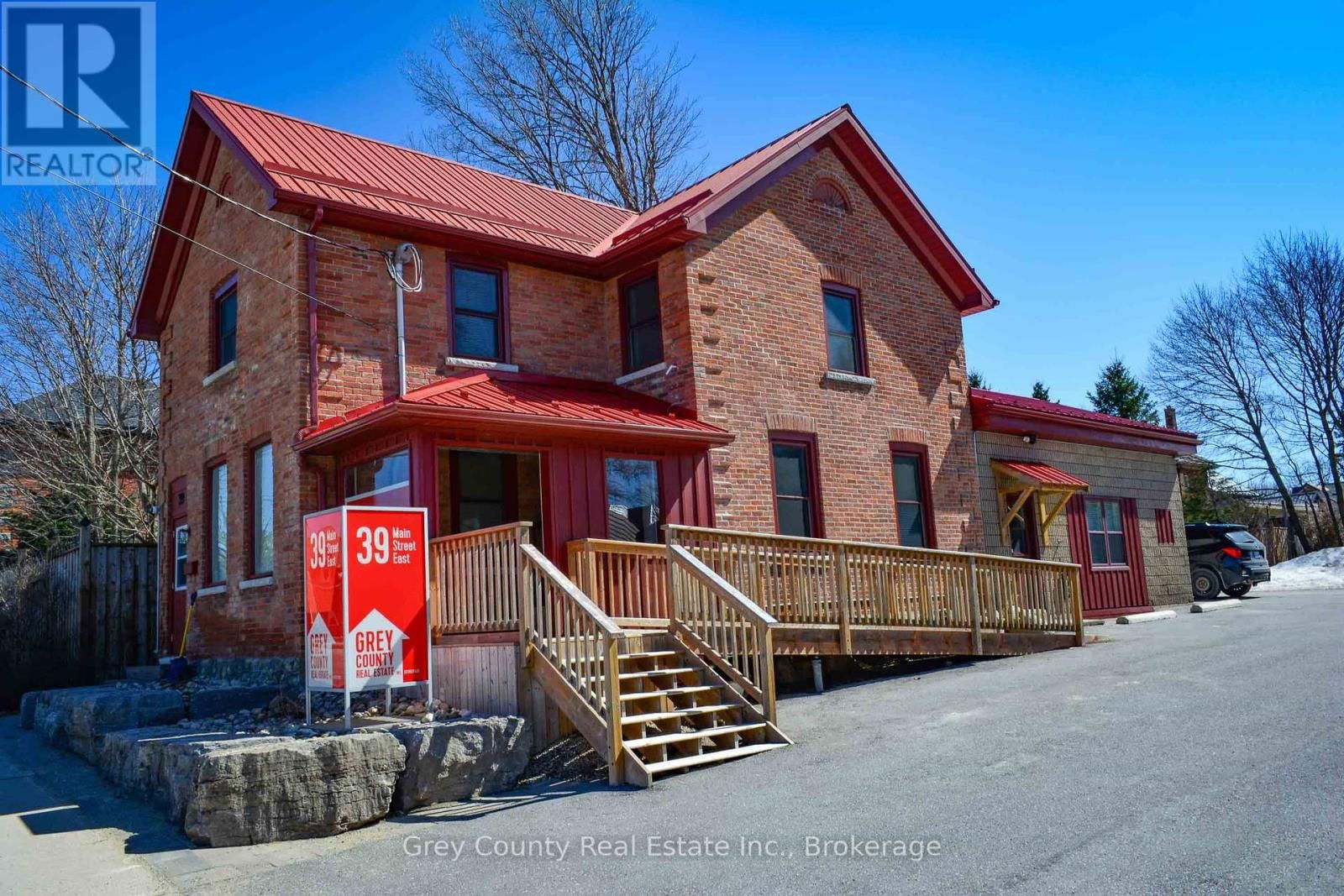 39 MAIN STREET EAST Image 1